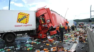 Total IDIOTS VS TRUCKS 2023 ! Truck Crash Compilation | FUNNY MOMENTS OF THE YEAR COPILATION
