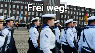 German Navy marching band - "Free way!" old prussian military march (Frei Weg! Marsch Bundeswehr)