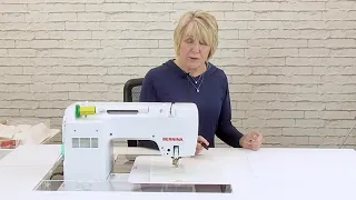 How to Free-motion Quilt Feathers: BERNINA Made to Create Studio Lesson