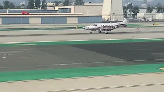 Pilatus pc-12 takes off out of Santa Monica airport