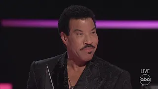 Lionel Richie Accepts the Icon Award Live at the 2022 AMAs - The American Music Awards