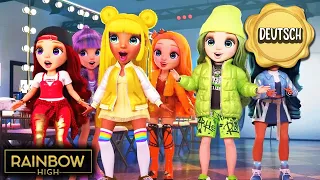 Fashion Show Countdown! ⏰🌈 | Rainbow High Clip