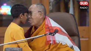 Le Dalaï-Lama fait polémique en demandant à un jeune garçon de lui "sucer la langue"