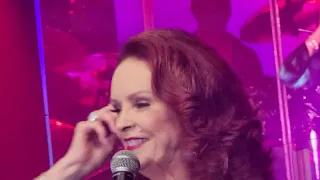 Sheena Easton "Telefone (Long Distance Love Affair)" - live - Oct 28 2022 Cancun, Mexico