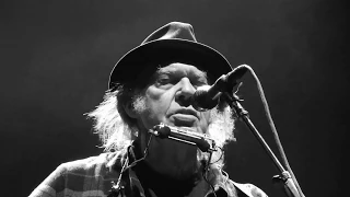 HUMAN HIGHWAY Neil Young & POTR live@Ziggodome 10-7-19 Amsterdam