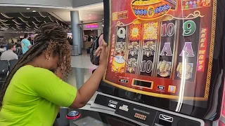 She Played A Slot Machine In The Airport And Won Big!! 🎰🤯