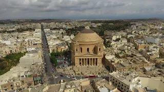 DJI Phantom 4 Advance - Flight over Mosta Centre - Malta