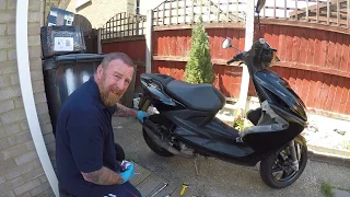 YAMAHA AEROX 50CC MOPED BEGINNERS FIX LOOK OVER MARK SAVAGE