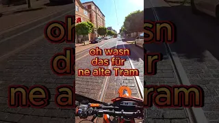 Wer vermisst es❓️😁#bikecomedy #bikememes #bikelife #motorrad #gotha #tram #straßenbahn