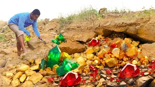 wow Awesome! Digging for Treasure worth millions from Huge Nuggets of Gold at Mountain