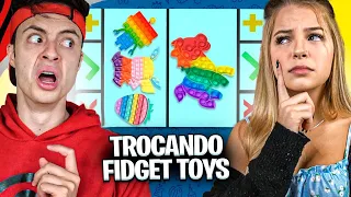 TROCA DE FIDGET TOYS COM A JADE! (POP IT RAROS!)