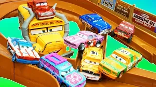 NEW Disney Pixar Cars Thunder Hollow Racers Racetrack and Toy Collection