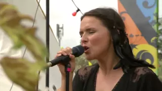 Emiliana Torrini - Jungle Drum (Live In Glastonbury 2009)