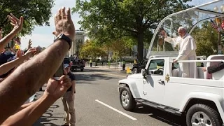 Pope Francis Wows Crowds, Preaches Tolerance in D.C.