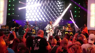 Men at Work live - "Overkill" + "Who Can It Be Now" at Fremont Street, Las Vegas (9/3/2022)