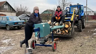 Все буде Україна! З такою донькою зять відпочиватиме, порубала всі дрова! Дроворуб ARTMASH ДКПР-220