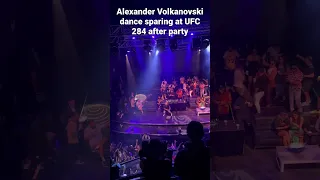 Alexander Volkanovski dance sparing at UFC 284 after party