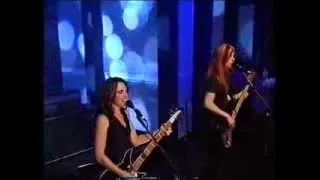 The Bangles - Manic Monday - Top Of The Pops - September 2001