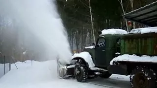 ZIL 157 D-470 (russische Schneefräse) im Einsatz