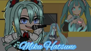 Реакция персонажей бесконечного лета на Мику из нашей вселенной (Miku Hatsune) |Gacha club|описание