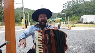 Sandro Oliveira floreando a gaita véia!