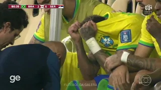 Neymar chora após sentir dor no tornozelo