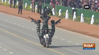 Watch: CRPF woman bikes showcases daredevilry at Republic Day parade