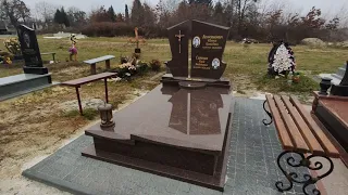 Двійний пам'ятник з токівського граніту. Виробник "Спокій".