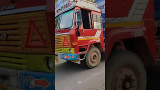 Ashok Leyland 14 wheeler climbing up Ghat!! Risky overtake!