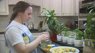 Ukrainian woman fighting the war with cookies