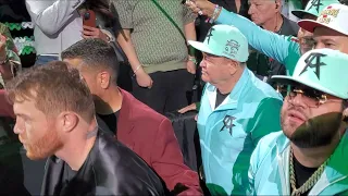 Luis R Conriquez subiendo con Canelo al ring para su pelea en contra de Jaime Munguia #canelo