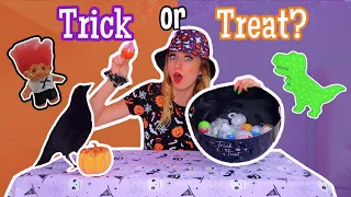 ASMR UNBOXING *MYSTERY* FIDGETS FROM VENDING MACHINES!!😰⁉️ *TRICK OR TREAT CHALLENGE!*👻🎃🧙🏻‍♀️