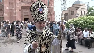 Праздник Вардавар (24 июля 2022г.) на территории Армянской церкви в Москве.