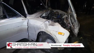 Մարդաբոյ փոսերի պատճառով Արարատի մարզում բախվել են Porsche Cayenne-ն ու 06-ը. կան վիրավորներ