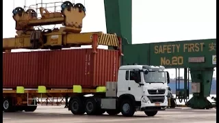 Self-Driving Electric Truck Successfully Completes Testing at Tianjin Port