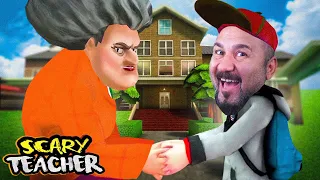 KIZGIN ÖĞRETMEN İLE ARKADAŞ OLDUM! | SCARY TEACHER 3D OYNUYORUZ