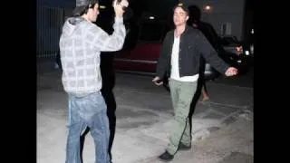 Robert & Kristen-Harassed by the paparazzi...