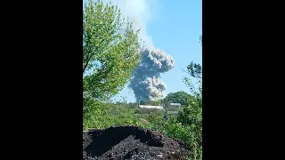 Горит склад с боеприпасами, н.п. Моспино, Донецкая область.