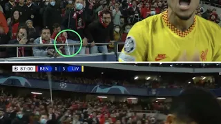 😂 Benfica fan throws his walking stick at Luis Diaz | Liverpool Benfica UCL 2022