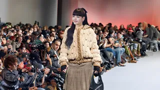 LISA ATTENDS A FASHION SHOW! Lisa surprises fans after signing with a new brand