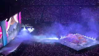 Taylor Swift's Spectacular First Show in Stockholm 2024年5月17日，"A dazzling dream world. 泰勒斯德哥尔摩的首场演出