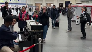 When you meet a professional pianist in public...