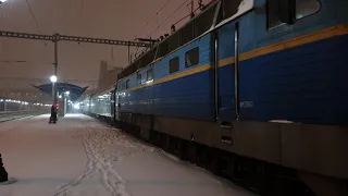 🇺🇦 "Новий РІЦ та найстарший ЧС4" Електровоз ЧС4-017 з поїздом EN 38 Киев-Запоріжжя