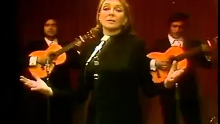 DE CARNE Y HUESO. MARÍA DOLORES PRADERA