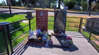 Bruce Lee and Brandon Lee graves revisited July 2021, Friends and Students graves, Lakeview Cemetery