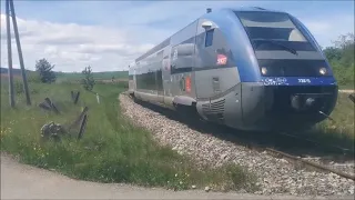 X73500 sur la ligne du Translozérien à Larzalier