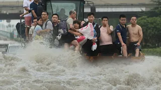 Jiangxi dam bursts in China! River peak in Shangrao causing massive flooding | China flood