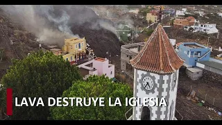 Lava derrumba el campanario de la Iglesia de Todoque