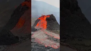 Island - Vulkanudbrud i dalen Gelingadalir