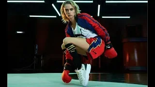 ✅  Cara Delevingne stelt haar bokscollectie met Balmain en Puma voor